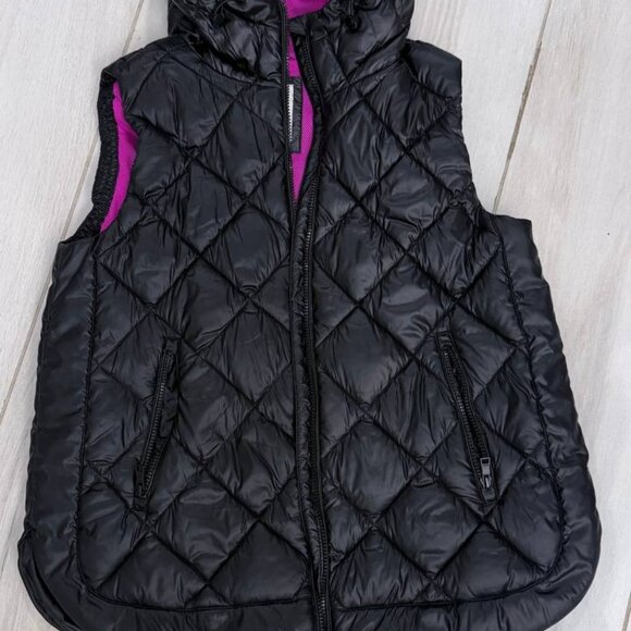 🔥 DKNY SPORT Quilted Puffer Vest – Reversible, Cozy & Stylish! - Picture 13 of 14